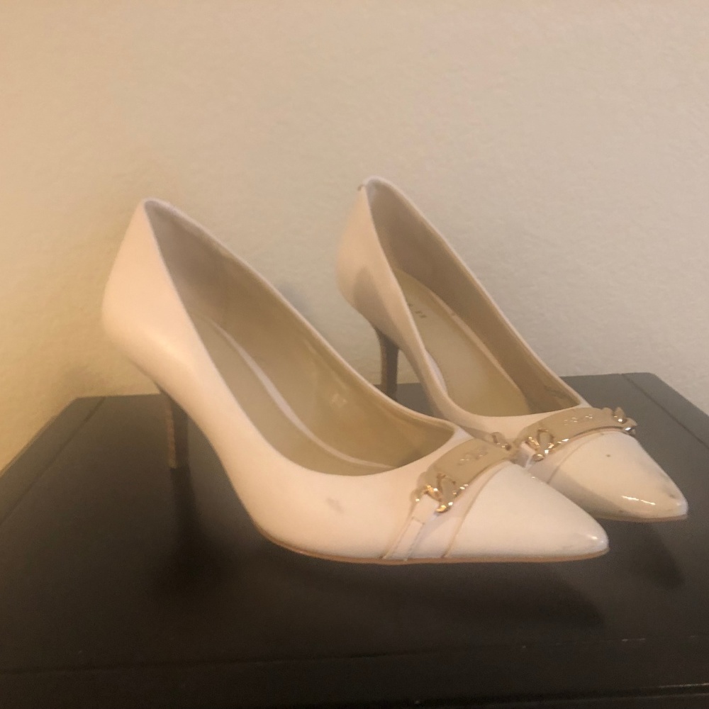 High Heels - Picture 3 of 3